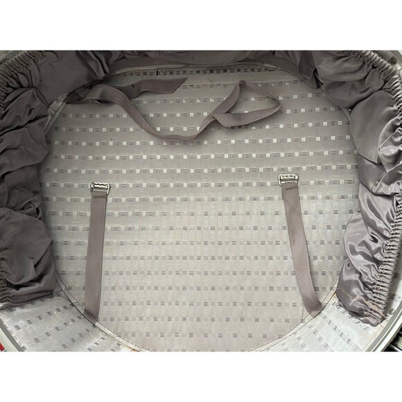 1950s Samsonite Silhouette Round Hard Hat Train Case with Keys - Picture 8 of 10